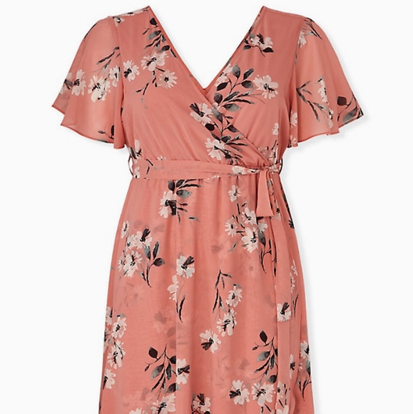 torrid Dresses & Skirts - BNWT Torrid Dusty Coral Floral Chiffon wrap dress